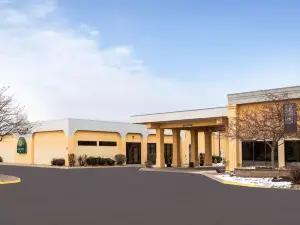 La Quinta Inn by Wyndham Davenport & Conference Center