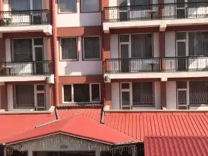 尤拉家庭式酒店