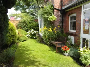 Anton Guest House Bed and Breakfast