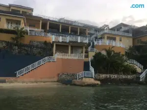 Moxons Beach Club