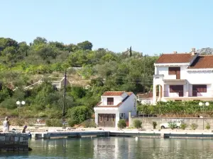 Apartments Lukoran