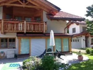Bina' s House