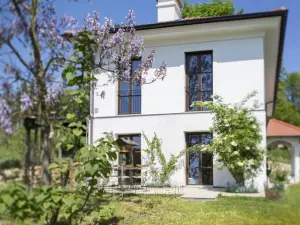 Hirschmugl Domaene Seggau Gmbh
