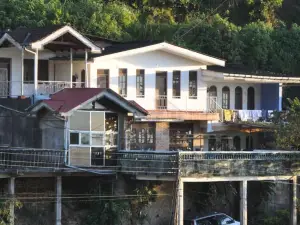 法拉旅館