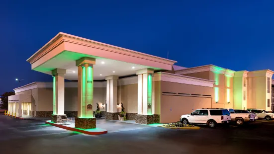 Holiday Inn & Suites Oklahoma City North