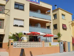 Hostal Cubelles