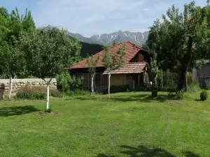 Roden Dom Holiday Home