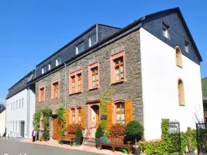 Weinhaus am Schieferfels