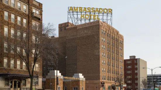 Ambassador Hotel Milwaukee, Trademark Collection by Wyndham