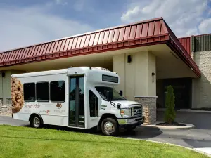 DoubleTree by Hilton Detroit - Dearborn
