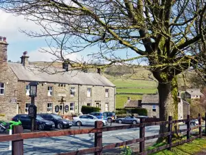 The Clarendon Country Pub with Rooms