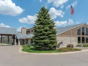 New Prague Inn & Suites