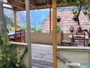 Guesthouse "Gjin Thana"