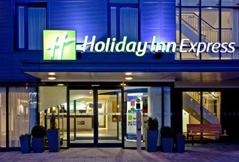 Latest Holiday Inn Express Birmingham–South A45 Map,Address, Nearest  Station & Airport 2023 