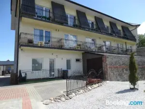 Max Apartamenty - Pokoje - Domki - Restauracja - Basen