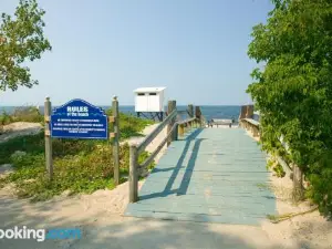 Brennan Beach Lakeview Park Model 1