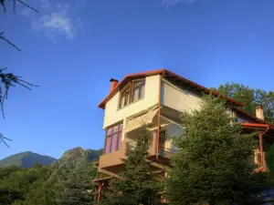 Militsa Guesthouse