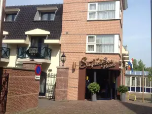 SuyderSee Hotel