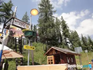 Turistická ubytovňa Štrbské Pleso - Parking