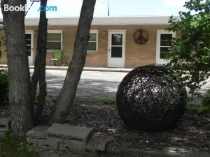 The Triangle Motel