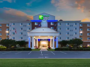 Holiday Inn Express & Suites Petersburg - Fort Lee by IHG