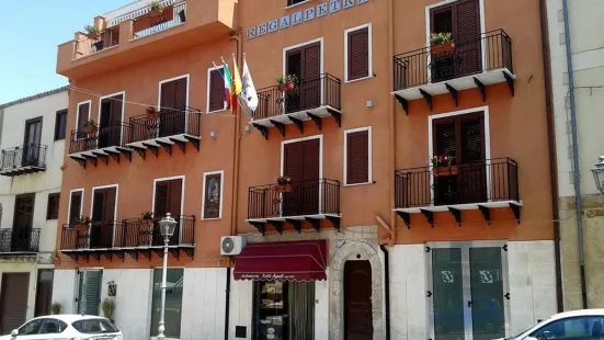 Regalpetra Hotel