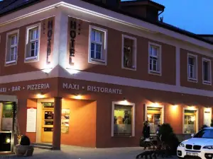 Hotel Maxi