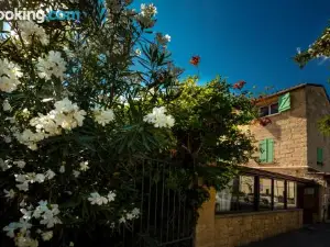 Logis Hotel l' Auberge d'Uzes