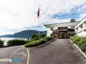 Olden Fjordhotel