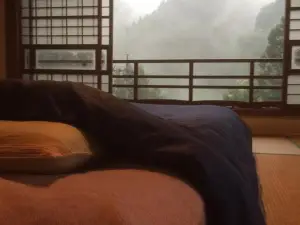 尼時基旅館