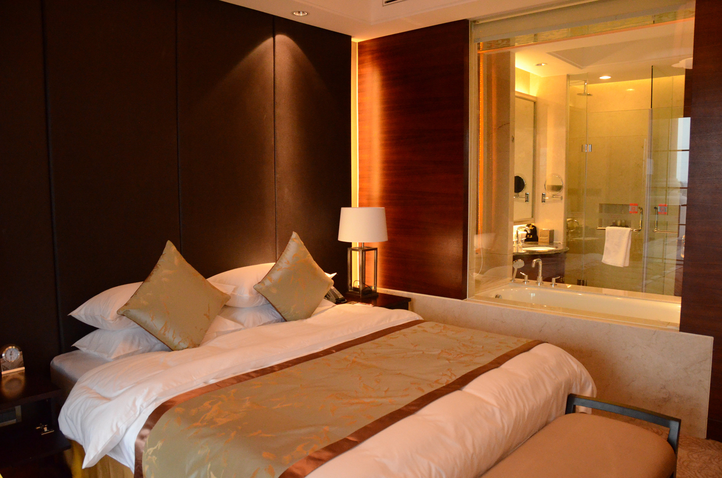 太仓玫瑰庄园酒店-主楼湖景大床房