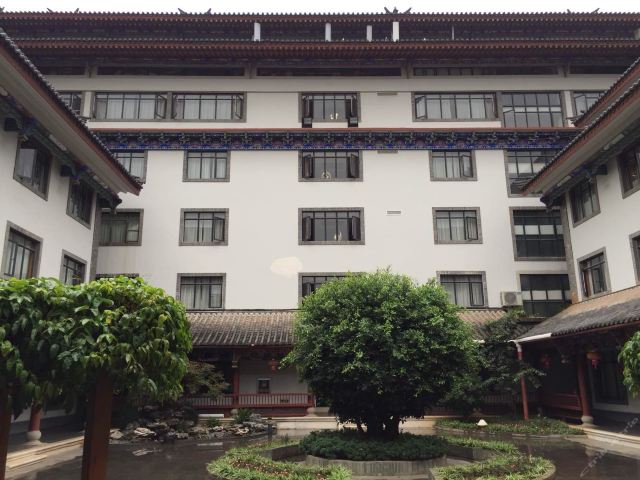 楚雄彝人古镇大酒店-豪华单间
