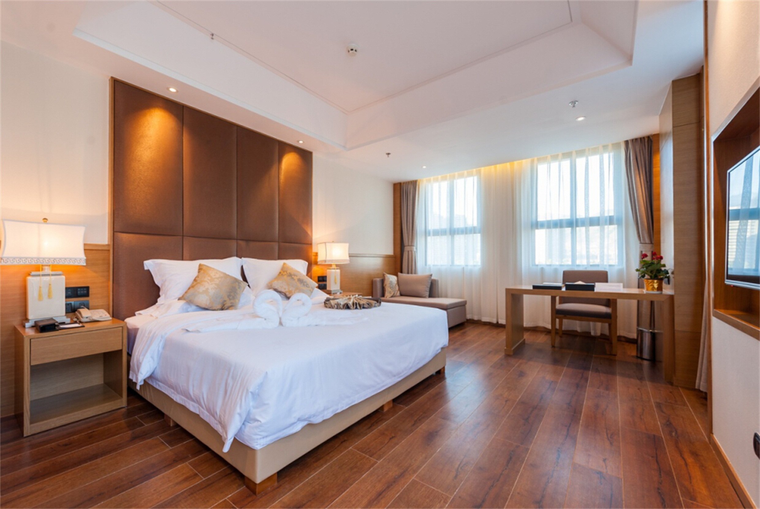 米易合美金熙酒店-豪华双景套房[含早]