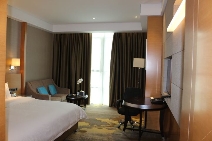 巴中秦川大酒店-高级大床房(周末特惠)