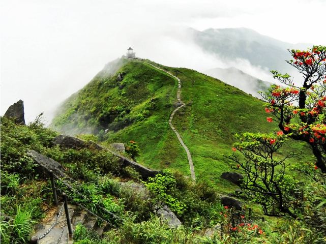 【賀州溫泉半山賓館團購】賀州溫泉半山賓館(標準雙人房 姑婆山門票)