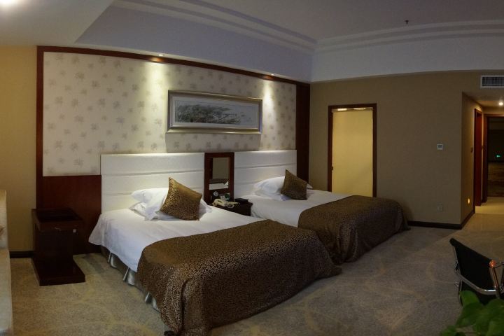 兴义皇冠酒店-商务标间(预付)