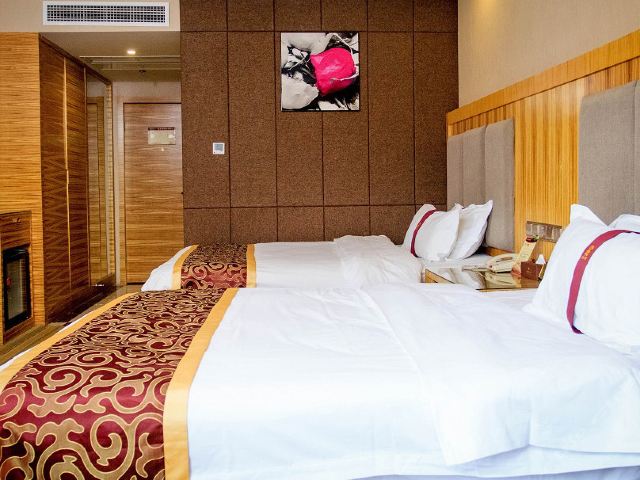 威远名流花园大酒店-豪华标间[无早]