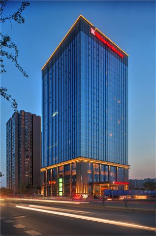 成都华阳美程希尔顿花园酒店