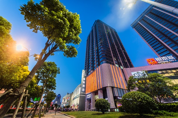 海宁 嘉兴海宁市文苑南路海宁银泰城c座 【 银泰城/国际轮滑中心 】