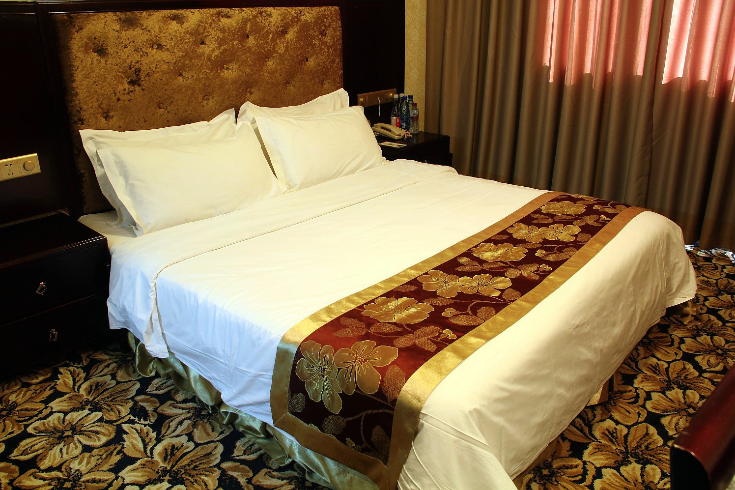 西昌绿宝石酒店