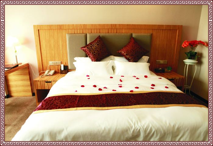 威远名流花园大酒店-花园单间