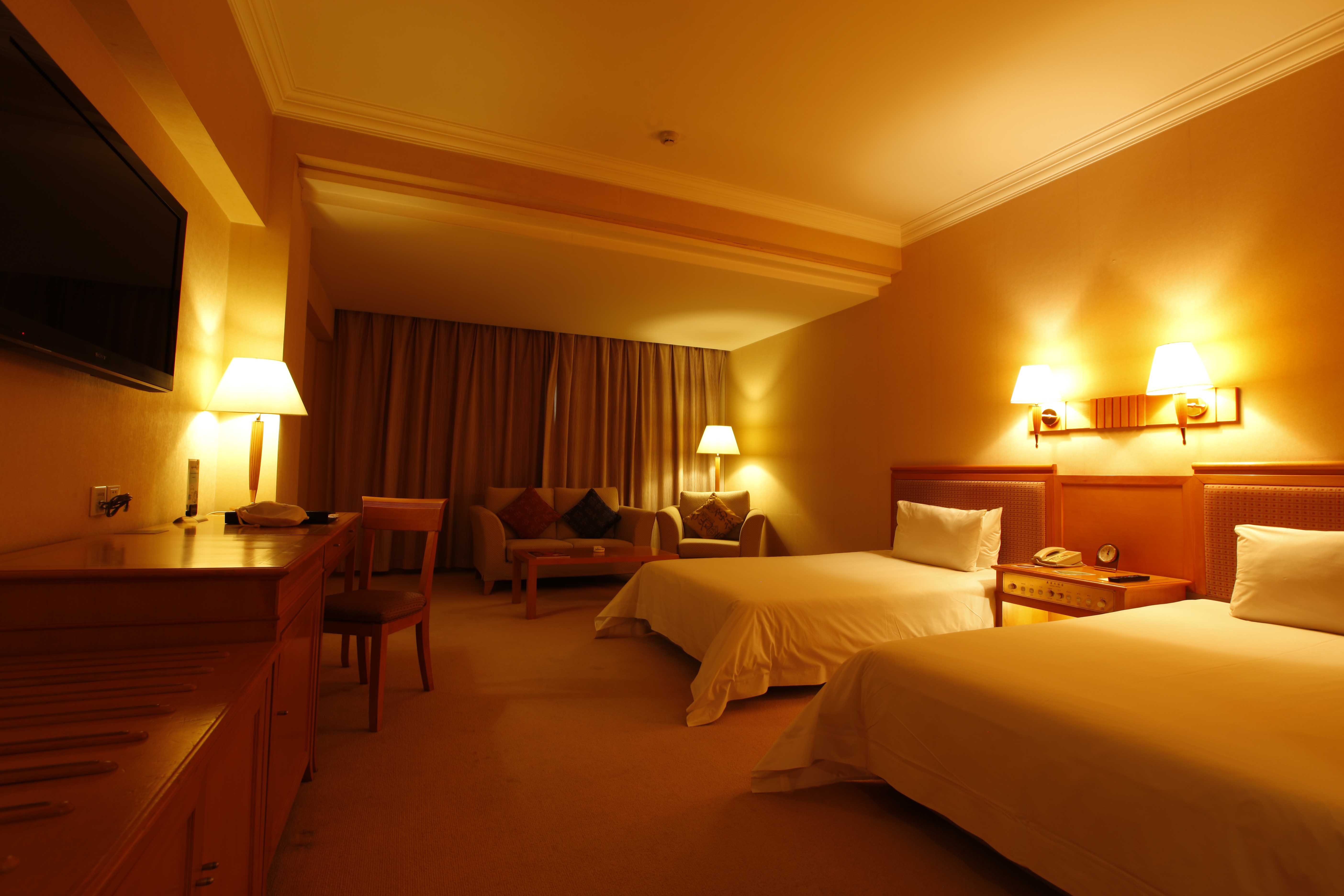 上海美臣大酒店-高级标准房(大床)