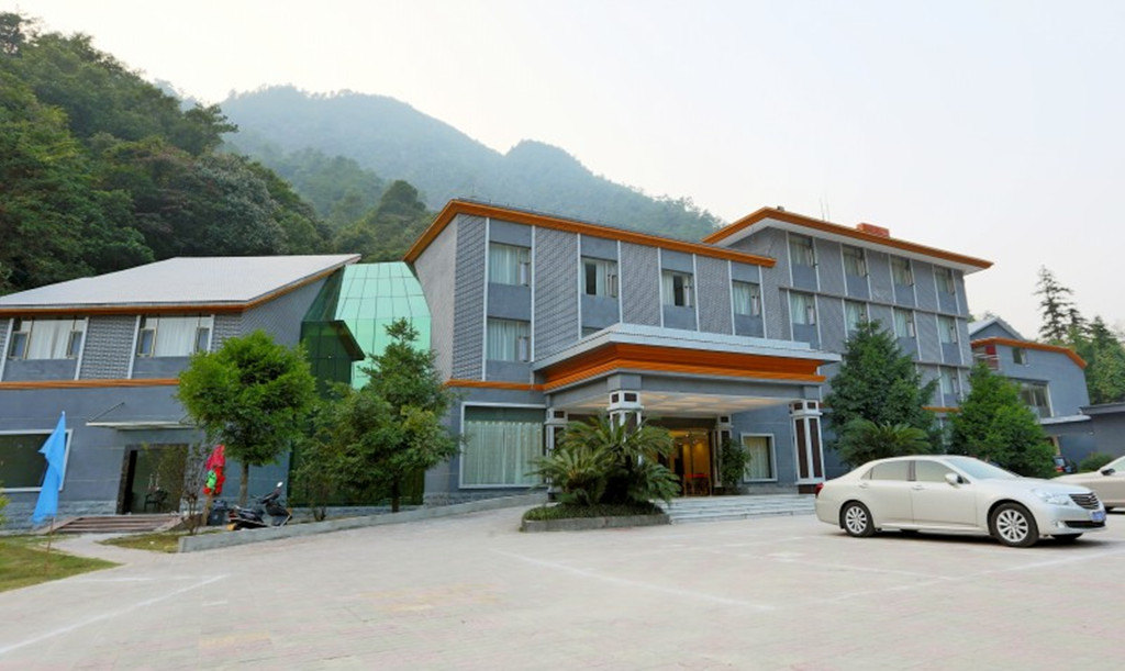 【年底促销】贺州姑婆山森林度假酒店(标准双人房)