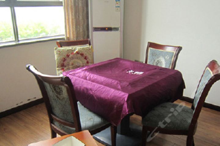 金色园农庄                     仅售48元,价值105元客房部店棋牌室4