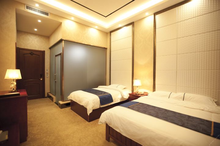 蓝天宾馆(哈尔滨机场店)-家庭房(激情东北)