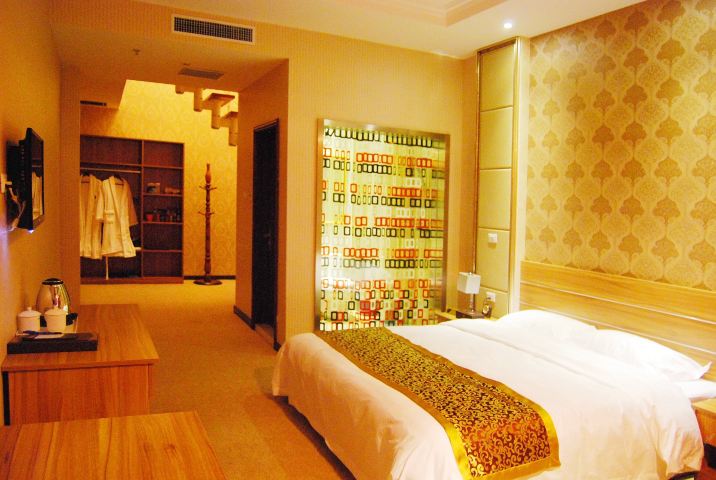 海城绿中海温泉假日酒店-主楼豪华大床房(温泉套票)