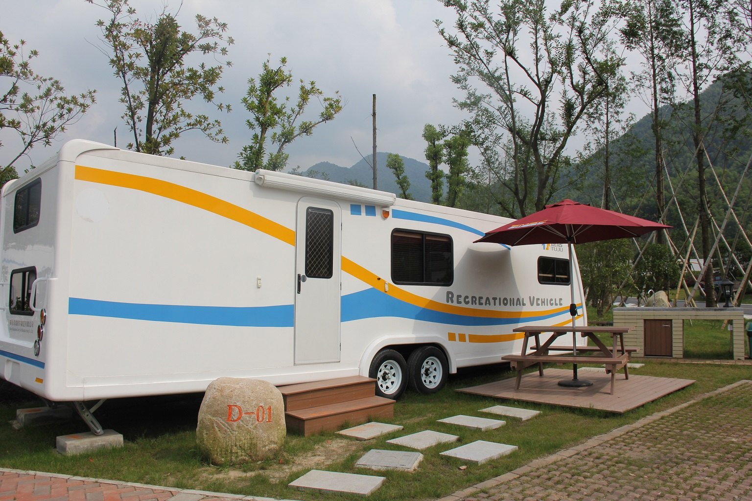 途居露营地(黄山店)(9米欧式房车/美式房车)