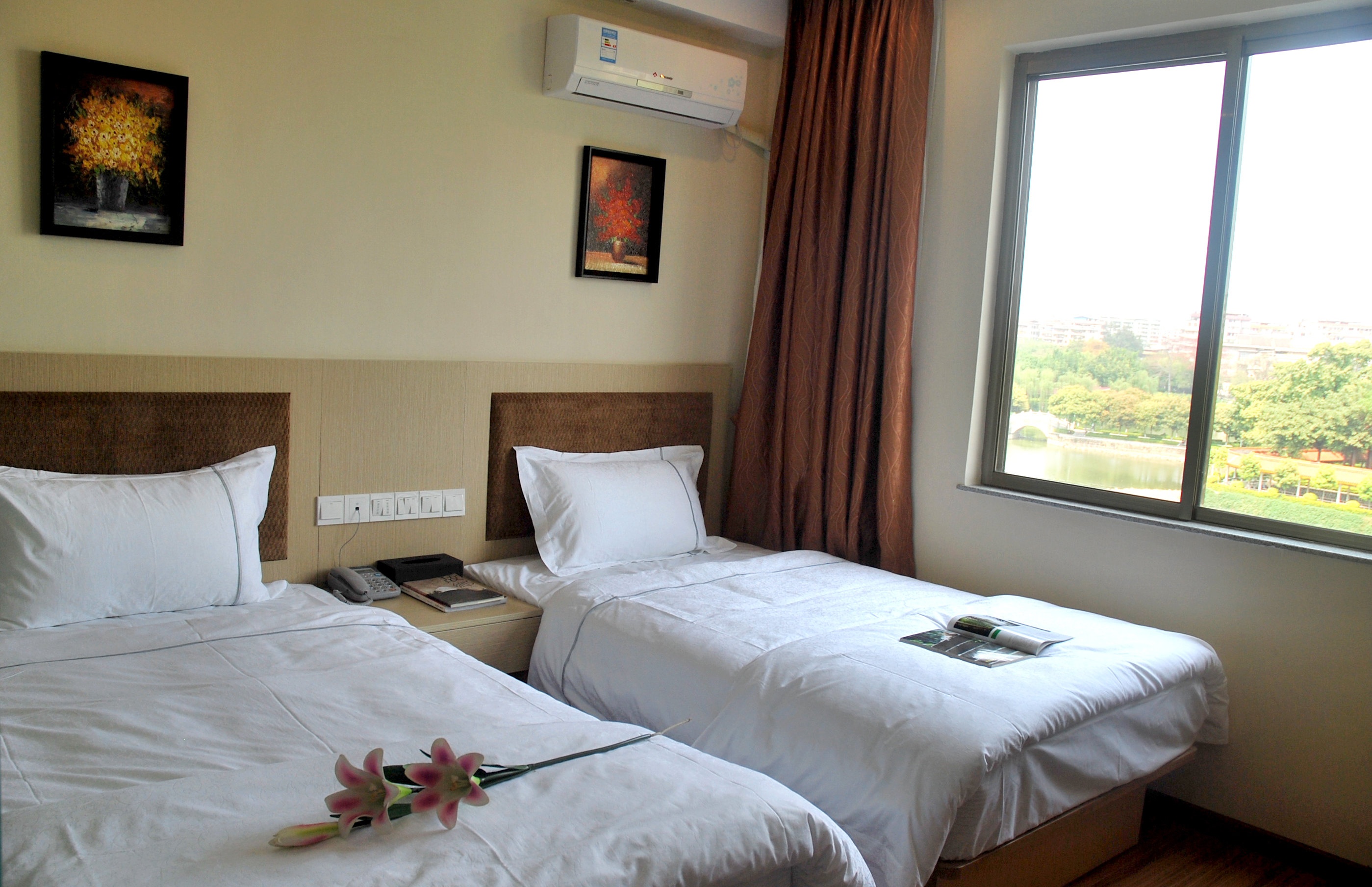 梅州湖景商务酒店-标准双人房