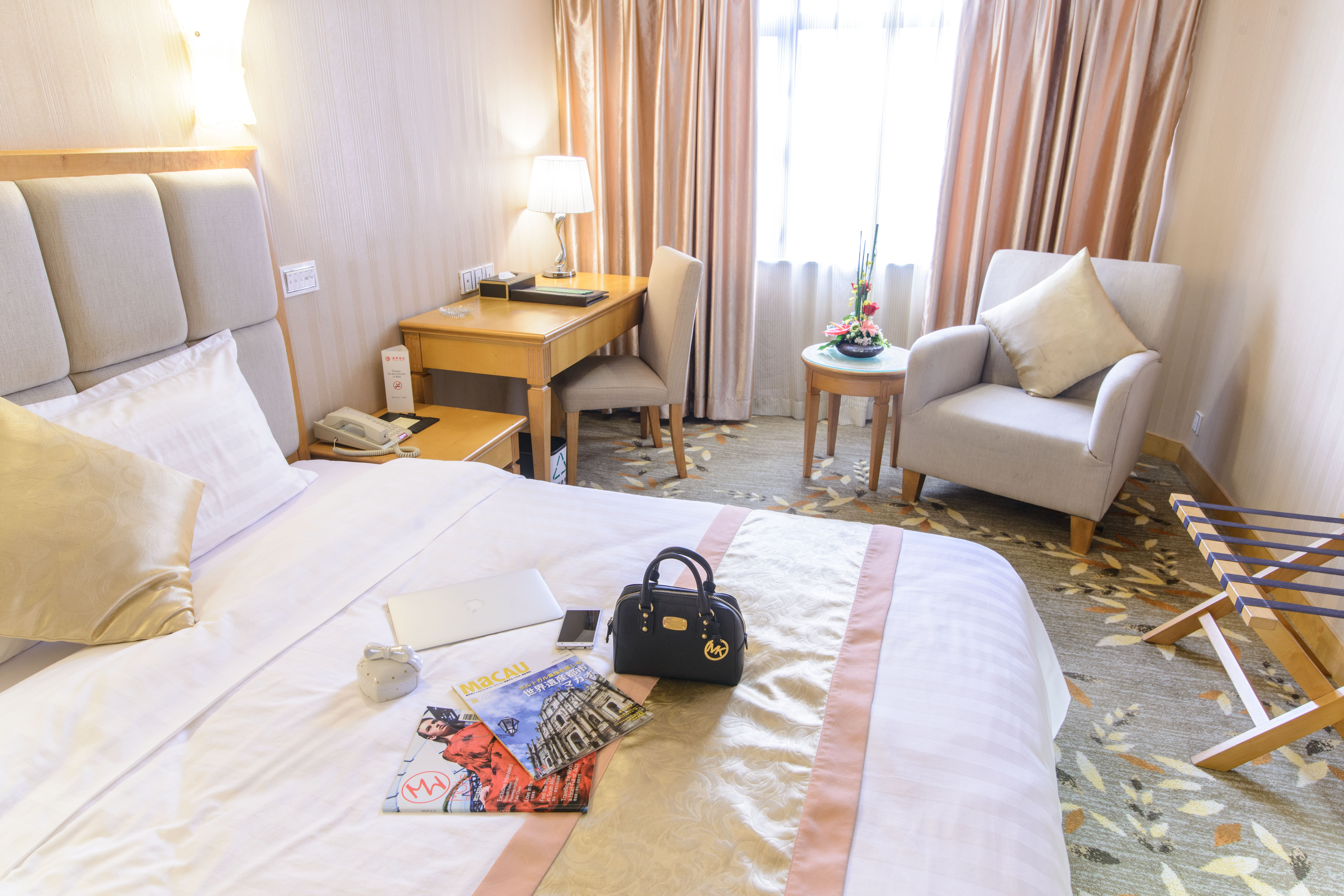 澳门富华酒店(fu hua hotel)-豪华商务大床房(内宾)(双人入住)(大床)