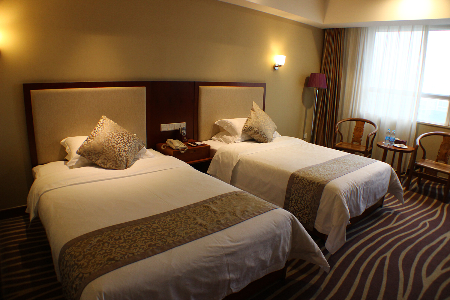 郴州永兴荣裕国际酒店-标准双人间[双早]